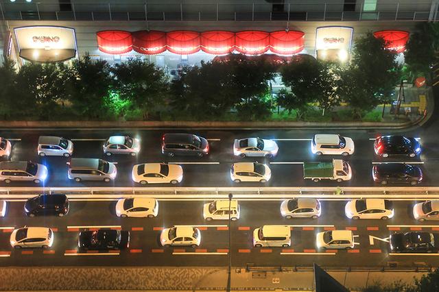 昨年度の年末年始8日間に全国で発生した10km以上の交通渋滞、165回 | 「タキレポ」産業用金物・工業用金物の「タキゲン」が発信するメディア
